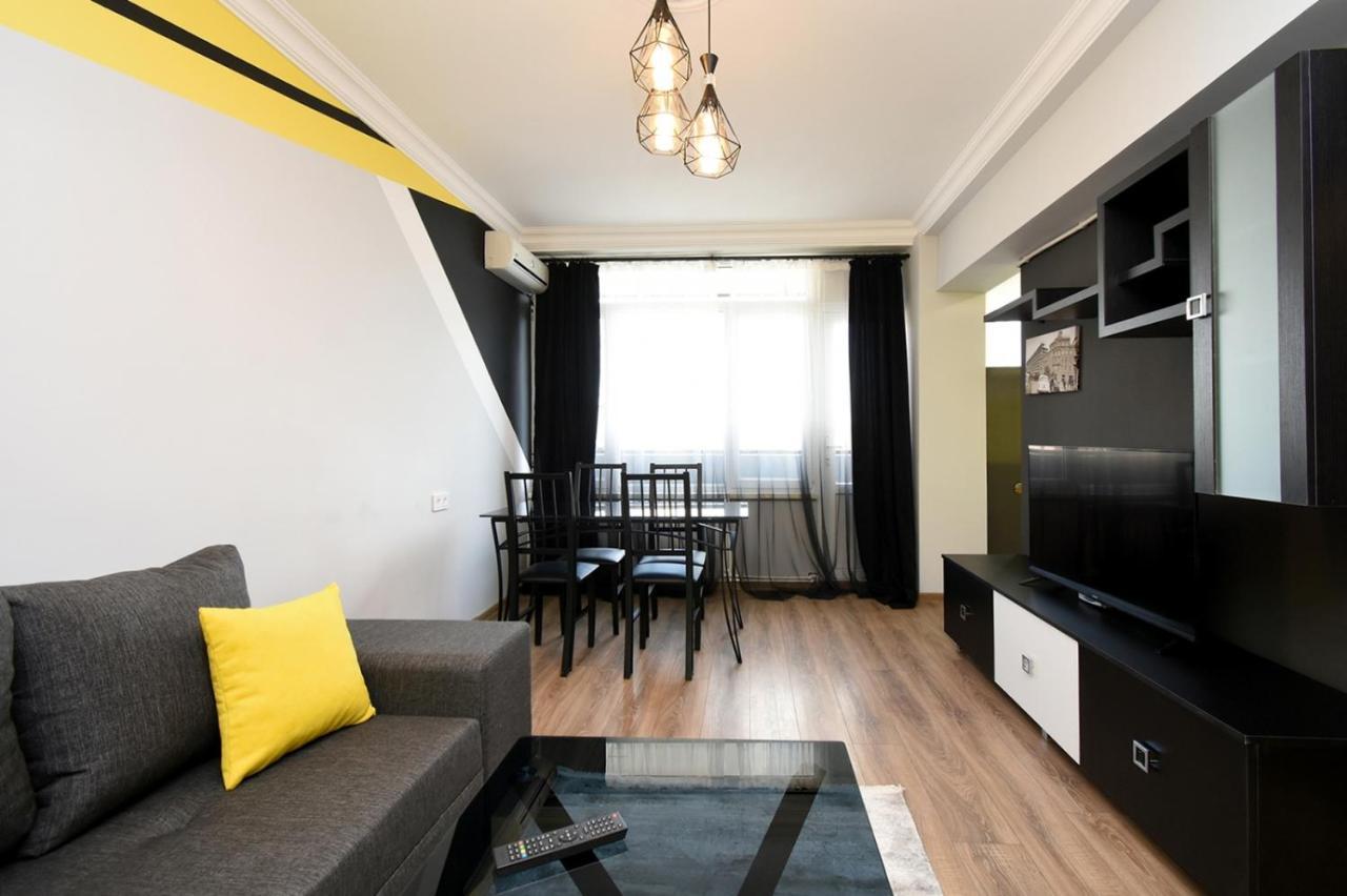 Positive Apartment In Center Of Yerevan City Экстерьер фото